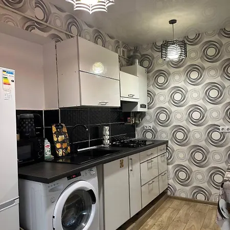 в центрі, біля жд, одеський дворик Apartment *